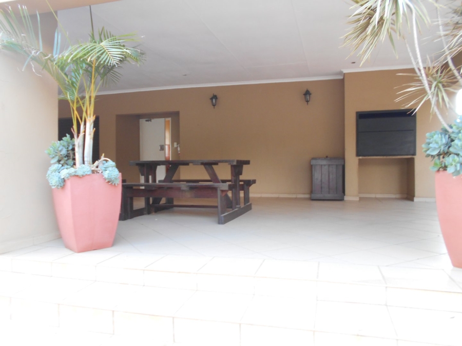 To Let 5 Bedroom Property for Rent in Monavoni Gauteng