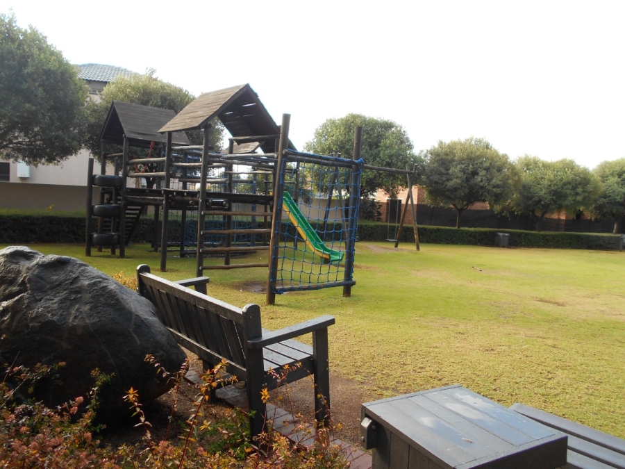 To Let 5 Bedroom Property for Rent in Monavoni Gauteng
