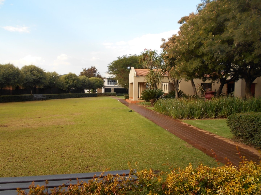To Let 5 Bedroom Property for Rent in Monavoni Gauteng