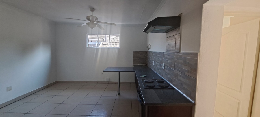 To Let 2 Bedroom Property for Rent in Essexwold Gauteng