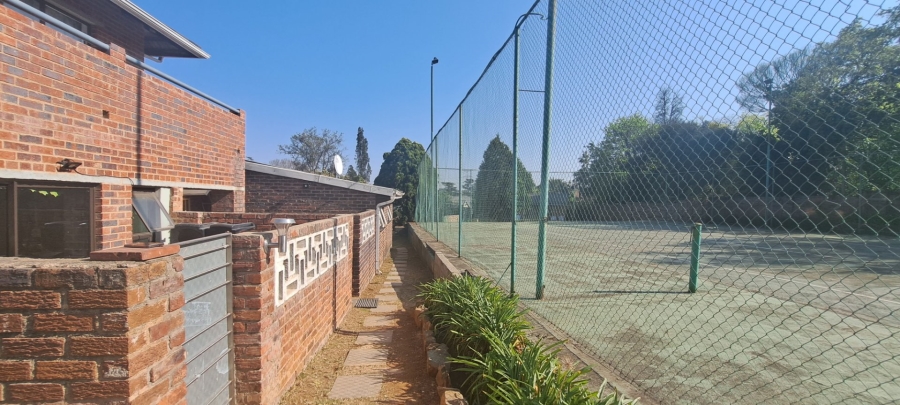 To Let 2 Bedroom Property for Rent in Essexwold Gauteng