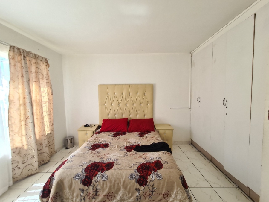2 Bedroom Property for Sale in Laudium Gauteng