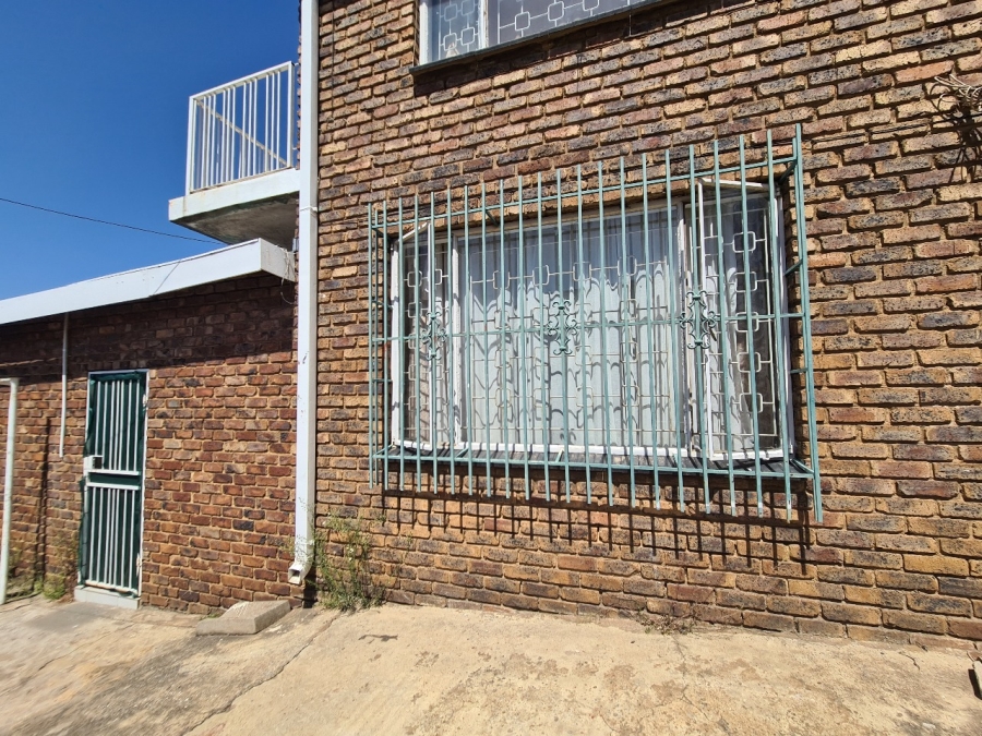 2 Bedroom Property for Sale in Laudium Gauteng