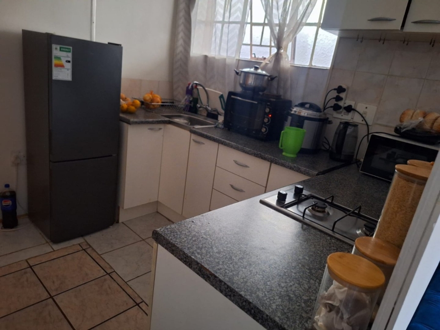 To Let 1 Bedroom Property for Rent in Croydon Gauteng