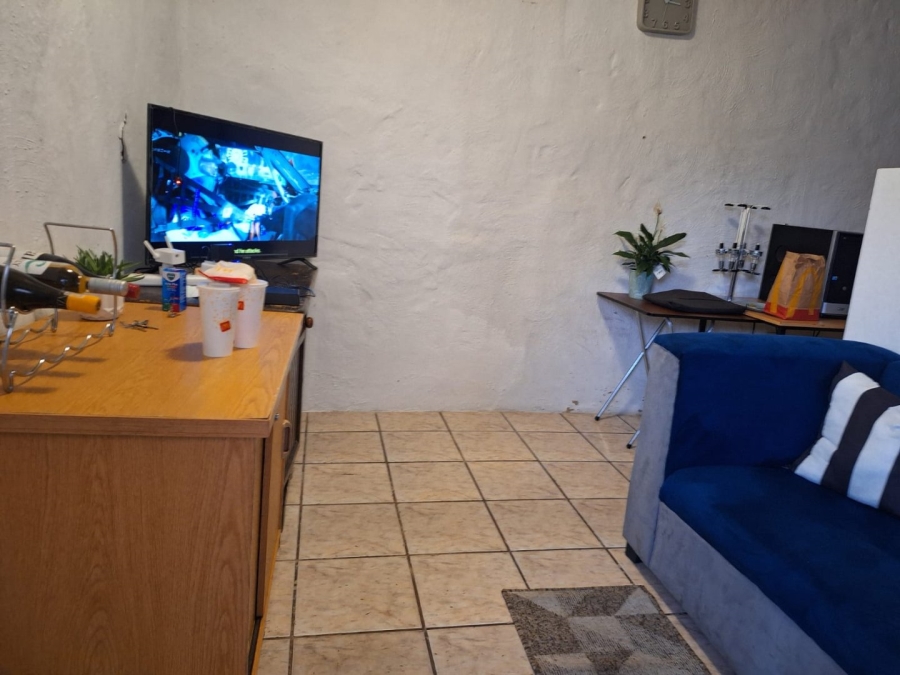 To Let 1 Bedroom Property for Rent in Croydon Gauteng
