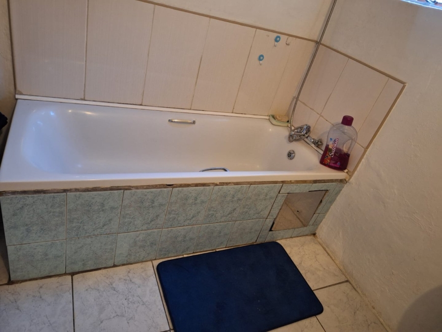 To Let 1 Bedroom Property for Rent in Croydon Gauteng