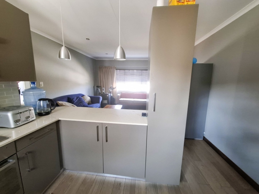 To Let 2 Bedroom Property for Rent in Monument Park Gauteng