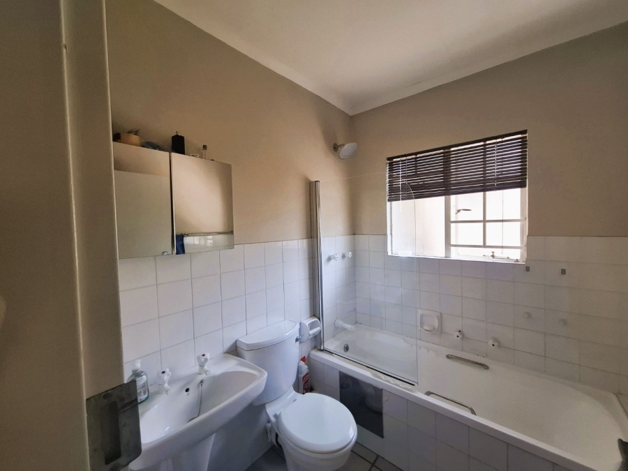 To Let 2 Bedroom Property for Rent in Monument Park Gauteng
