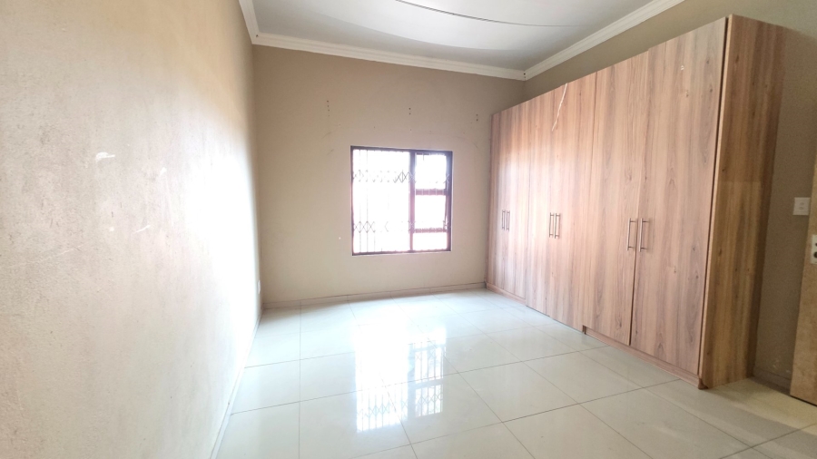 To Let 3 Bedroom Property for Rent in Erasmia Gauteng