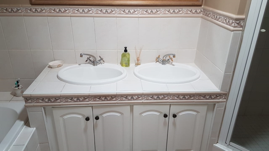 3 Bedroom Property for Sale in Bruma Gauteng