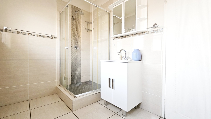 3 Bedroom Property for Sale in Three Rivers Proper Gauteng