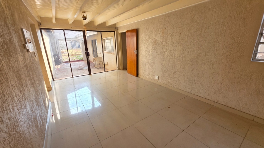 To Let 3 Bedroom Property for Rent in Laudium Gauteng