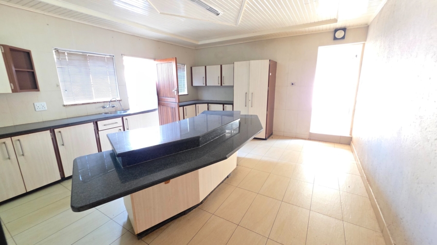To Let 3 Bedroom Property for Rent in Laudium Gauteng