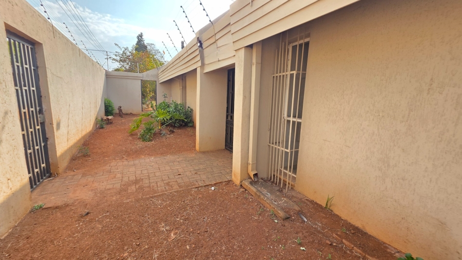 To Let 3 Bedroom Property for Rent in Laudium Gauteng