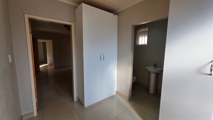 To Let 3 Bedroom Property for Rent in Laudium Gauteng