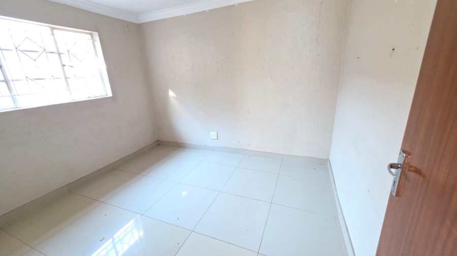 To Let 3 Bedroom Property for Rent in Laudium Gauteng