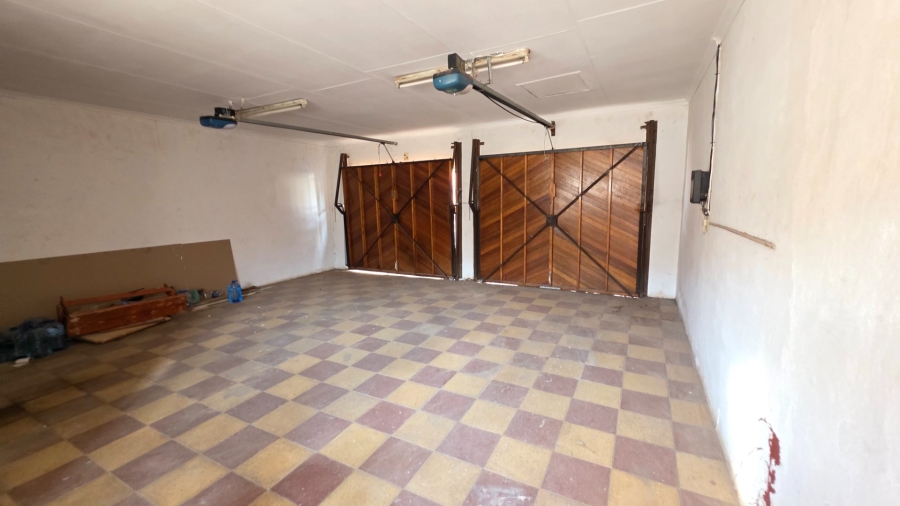 To Let 3 Bedroom Property for Rent in Laudium Gauteng