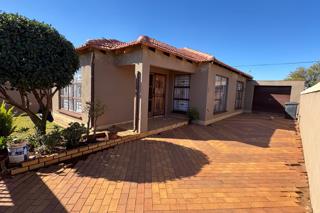 3 Bedroom Property for Sale in Protea Glen Gauteng