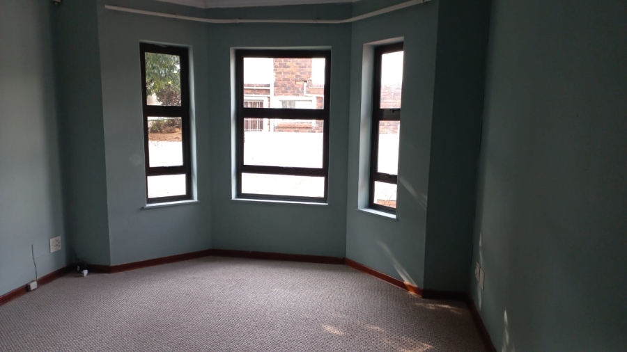 To Let 2 Bedroom Property for Rent in Ridgeway Gauteng