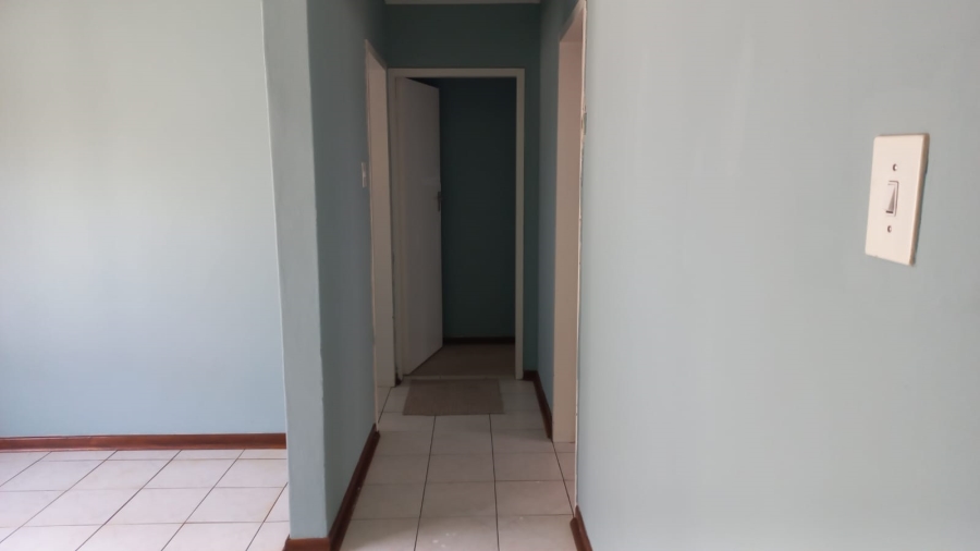 To Let 2 Bedroom Property for Rent in Ridgeway Gauteng