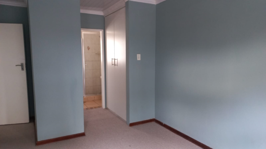 To Let 2 Bedroom Property for Rent in Ridgeway Gauteng