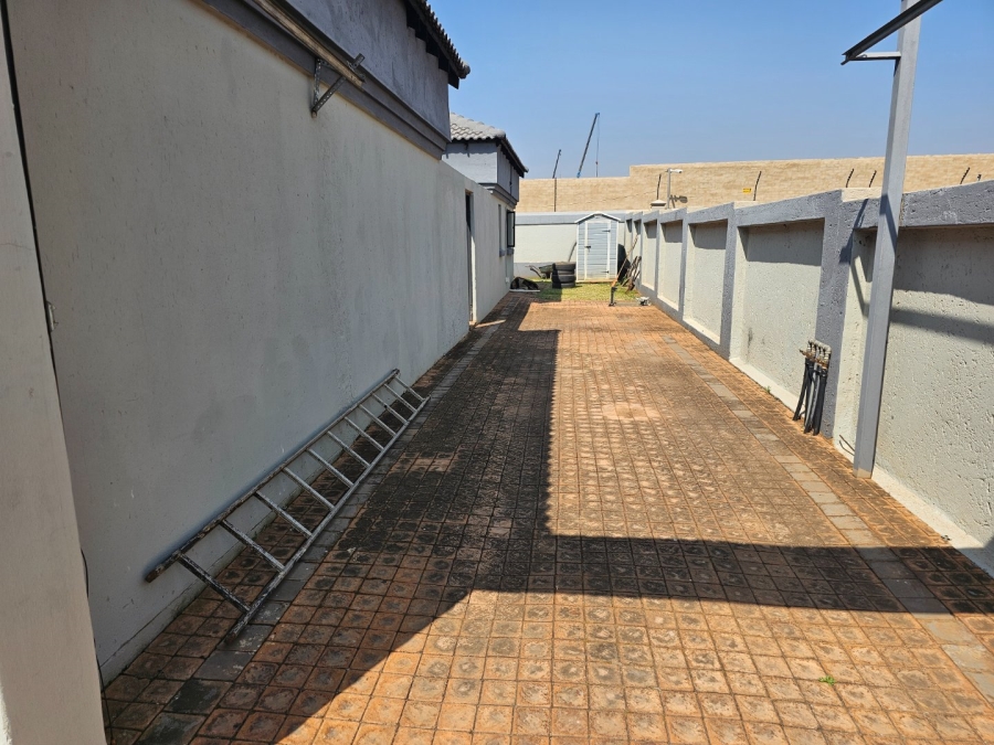 4 Bedroom Property for Sale in Montana Gauteng