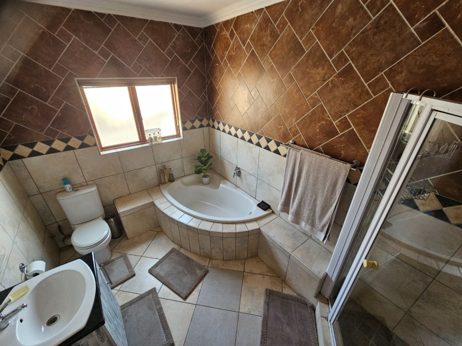 4 Bedroom Property for Sale in Montana Gauteng