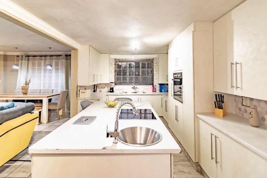 3 Bedroom Property for Sale in Terenure Gauteng