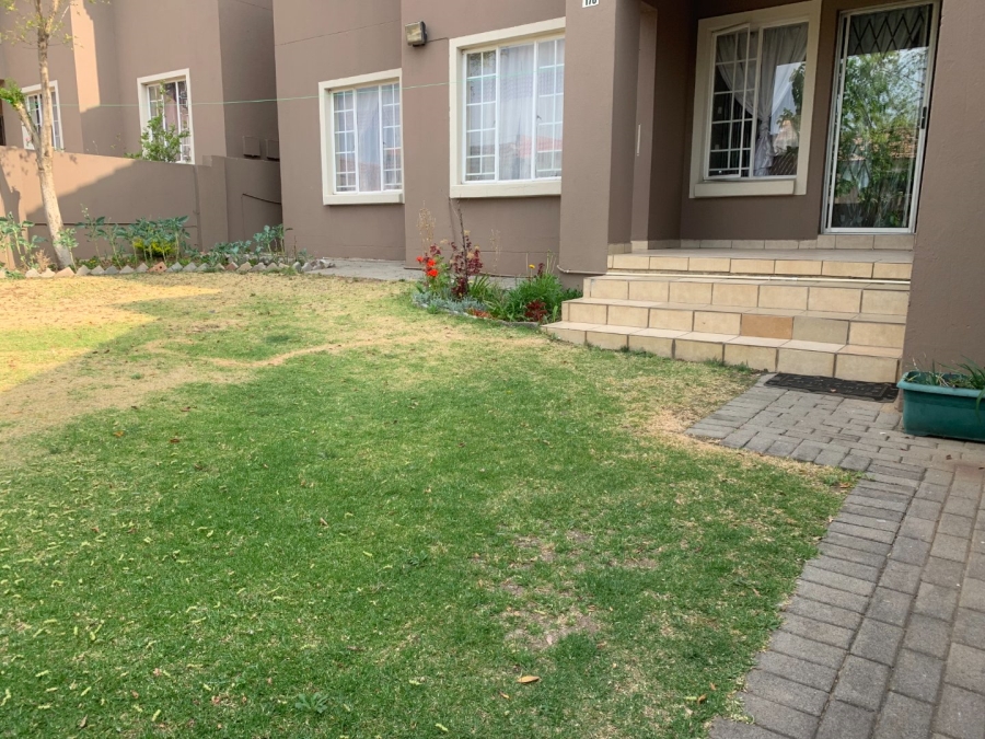 To Let 2 Bedroom Property for Rent in Halfway Gardens Gauteng