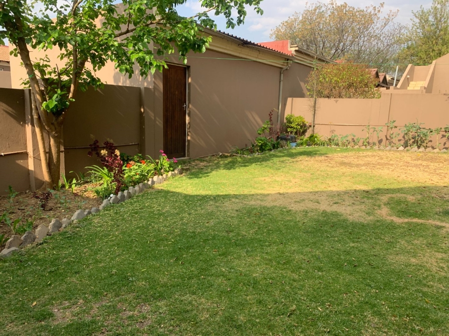 To Let 2 Bedroom Property for Rent in Halfway Gardens Gauteng