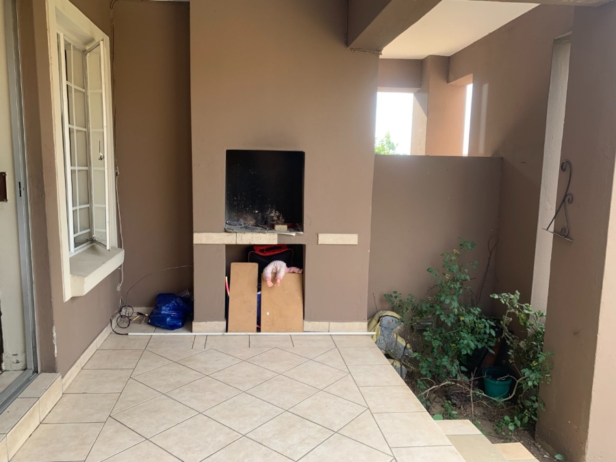 To Let 2 Bedroom Property for Rent in Halfway Gardens Gauteng