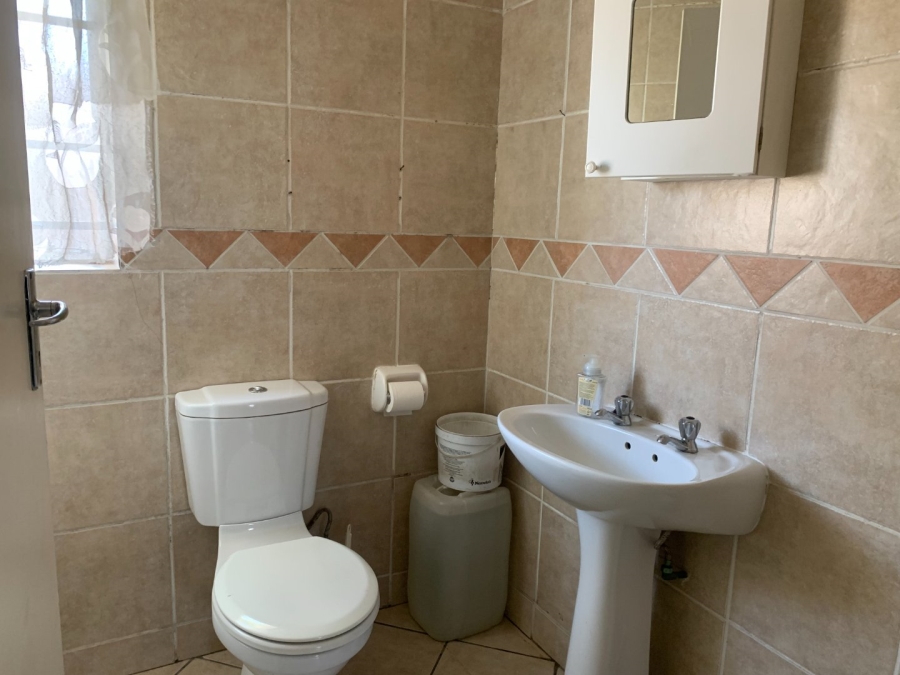 To Let 2 Bedroom Property for Rent in Halfway Gardens Gauteng