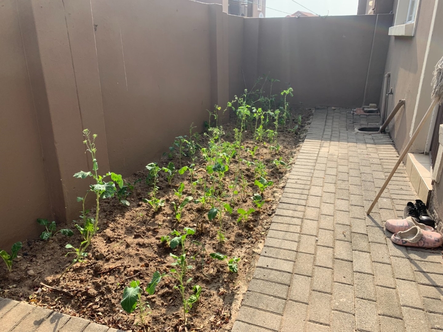 To Let 2 Bedroom Property for Rent in Halfway Gardens Gauteng