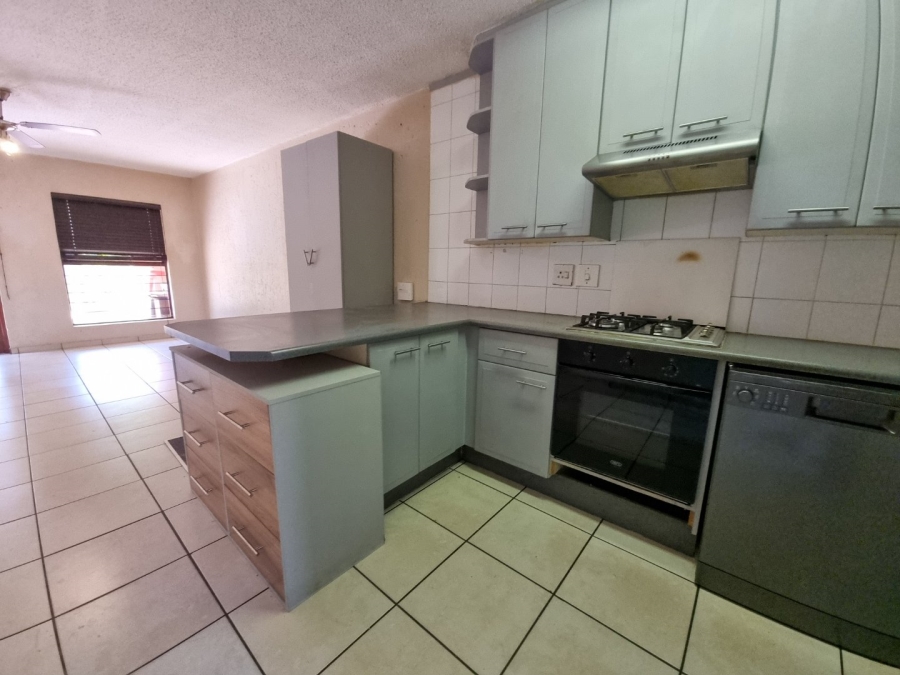 To Let 2 Bedroom Property for Rent in New Market Park Gauteng