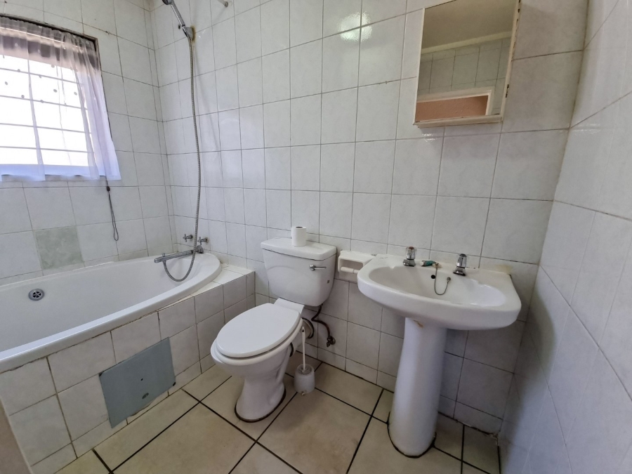 To Let 2 Bedroom Property for Rent in New Market Park Gauteng