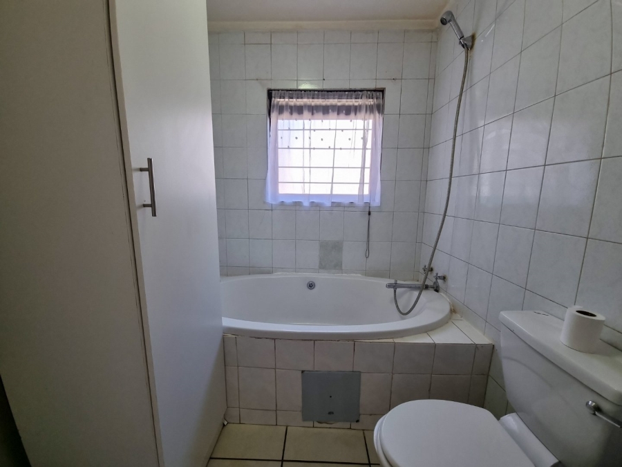 To Let 2 Bedroom Property for Rent in New Market Park Gauteng
