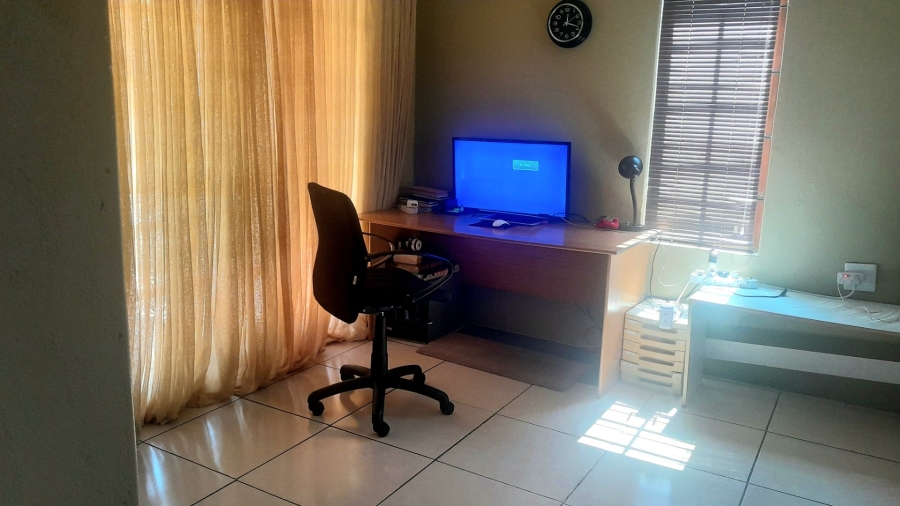 3 Bedroom Property for Sale in Elandspoort Gauteng