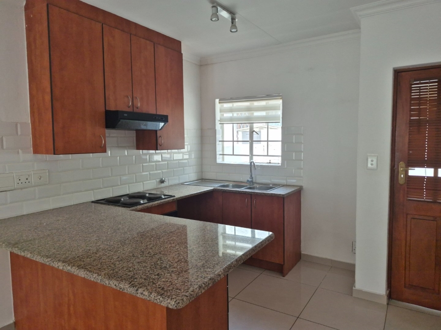 2 Bedroom Property for Sale in Kosmosdal Gauteng