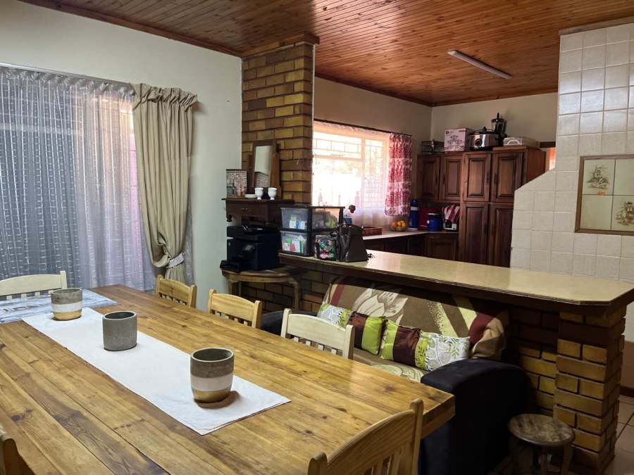 To Let 4 Bedroom Property for Rent in Theresa Park Gauteng