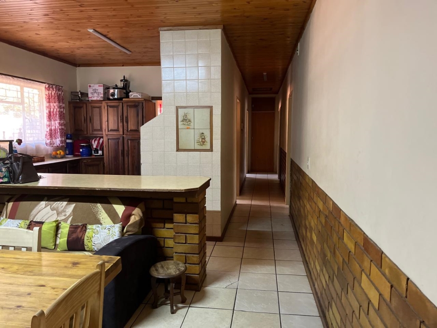 To Let 4 Bedroom Property for Rent in Theresa Park Gauteng
