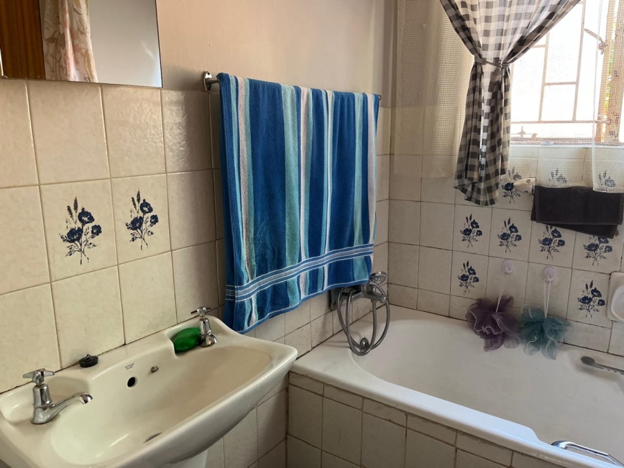 To Let 4 Bedroom Property for Rent in Theresa Park Gauteng