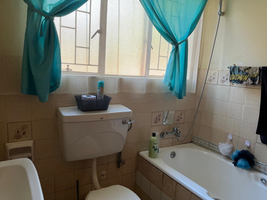 To Let 4 Bedroom Property for Rent in Theresa Park Gauteng