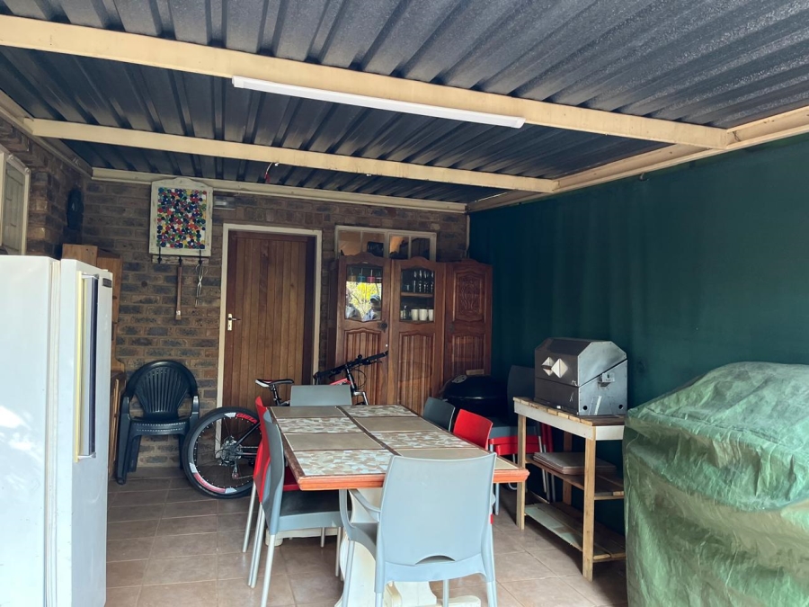 To Let 4 Bedroom Property for Rent in Theresa Park Gauteng