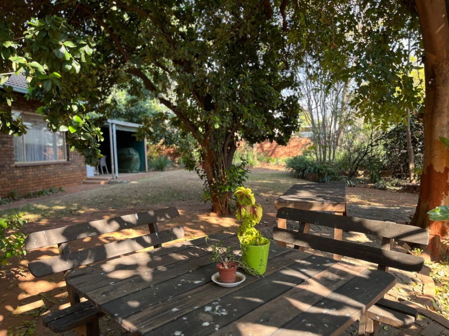 To Let 4 Bedroom Property for Rent in Theresa Park Gauteng
