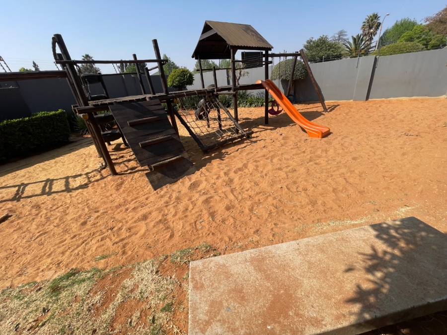 To Let 2 Bedroom Property for Rent in Jansenpark Gauteng