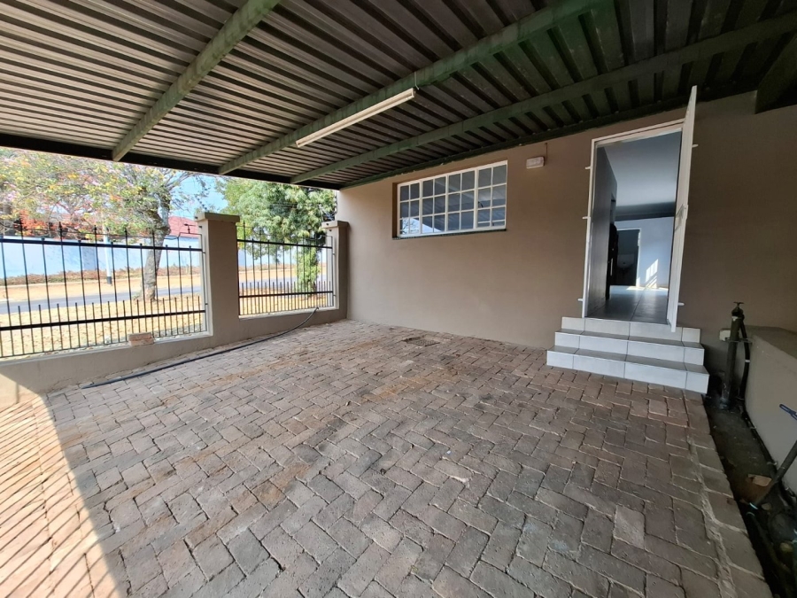 To Let 1 Bedroom Property for Rent in Riviera Gauteng