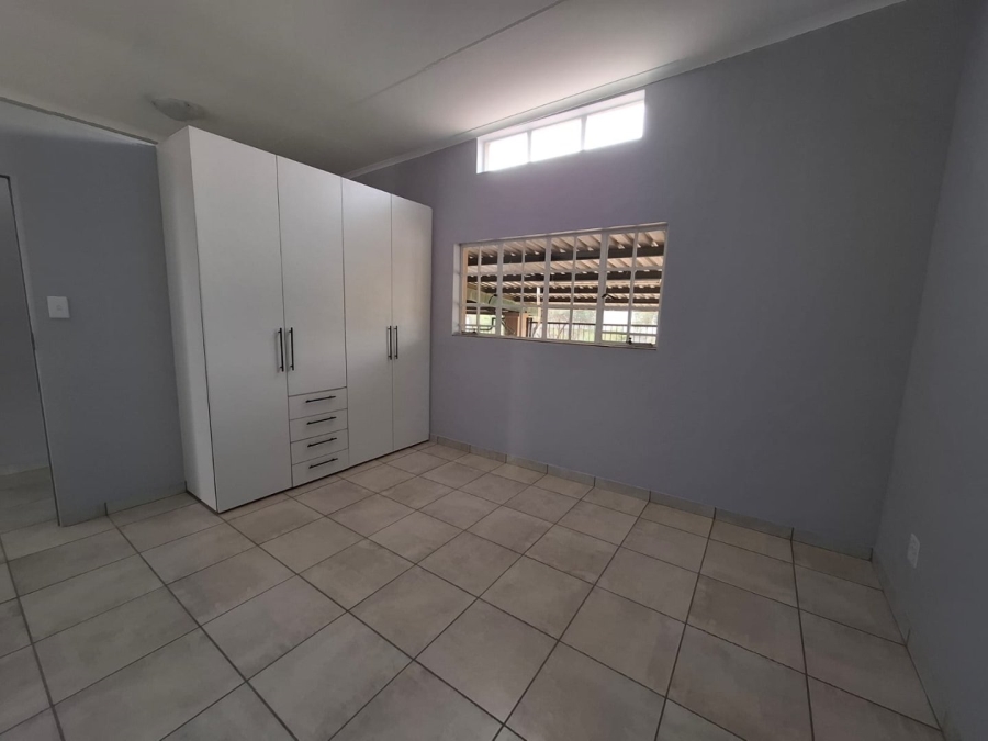 To Let 1 Bedroom Property for Rent in Riviera Gauteng