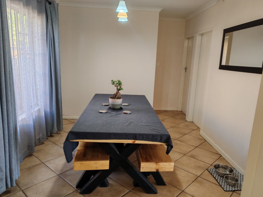 2 Bedroom Property for Sale in Rooihuiskraal North Gauteng