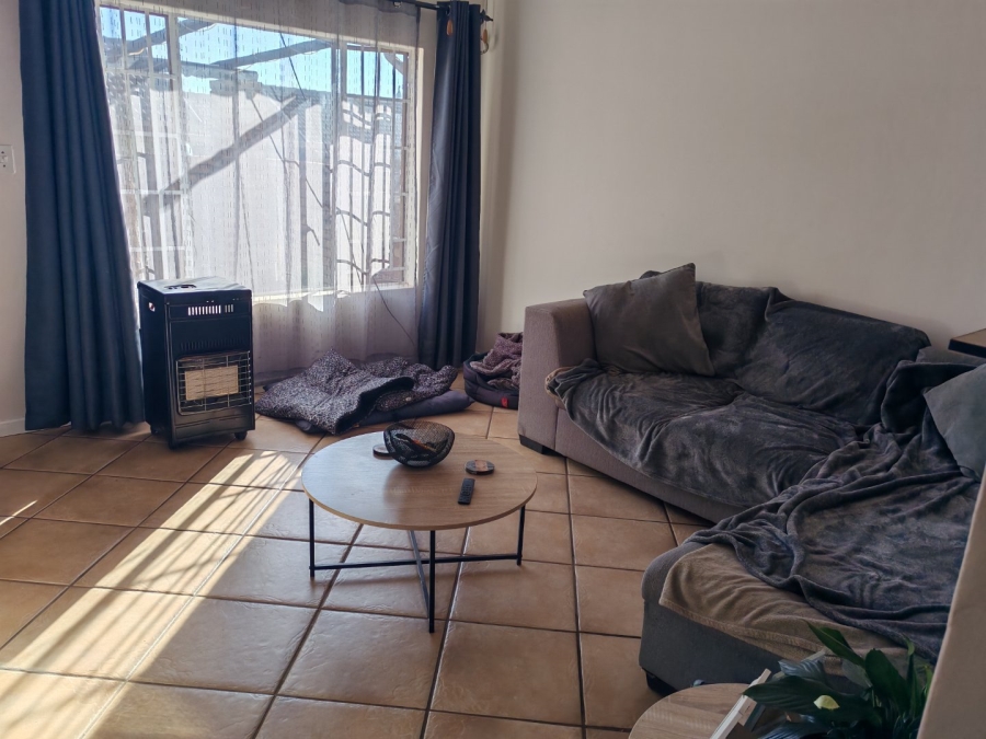 2 Bedroom Property for Sale in Rooihuiskraal North Gauteng