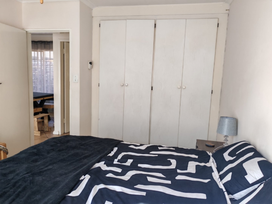 2 Bedroom Property for Sale in Rooihuiskraal North Gauteng